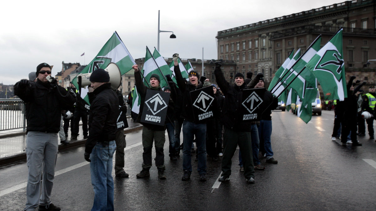 Svenska motståndsrörelsen, som ligger bakom Nordfront, i Stockholm på Karl XII:s dödsdag 2009.